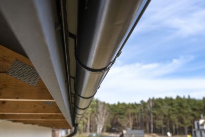 Commercial Seamless Metal Gutter Repair